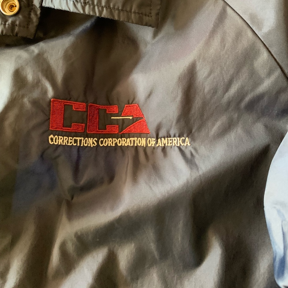 Medium windbreaker